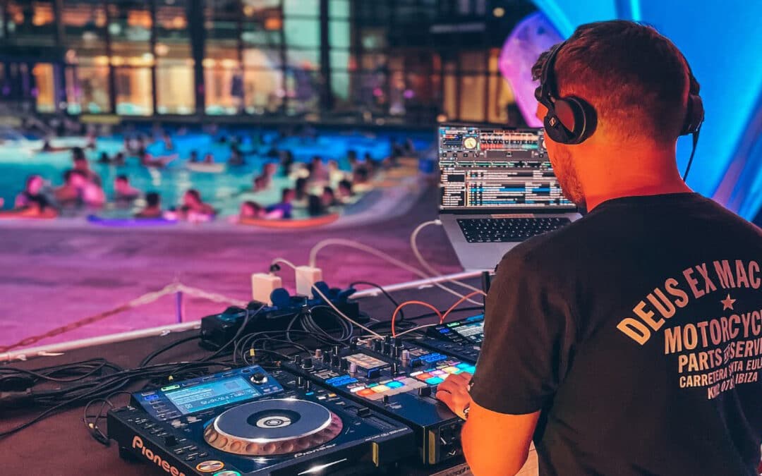 Chillen nach dem Prüfungsstress mit DJ-Sounds und Schaumparty im ThermenMeer