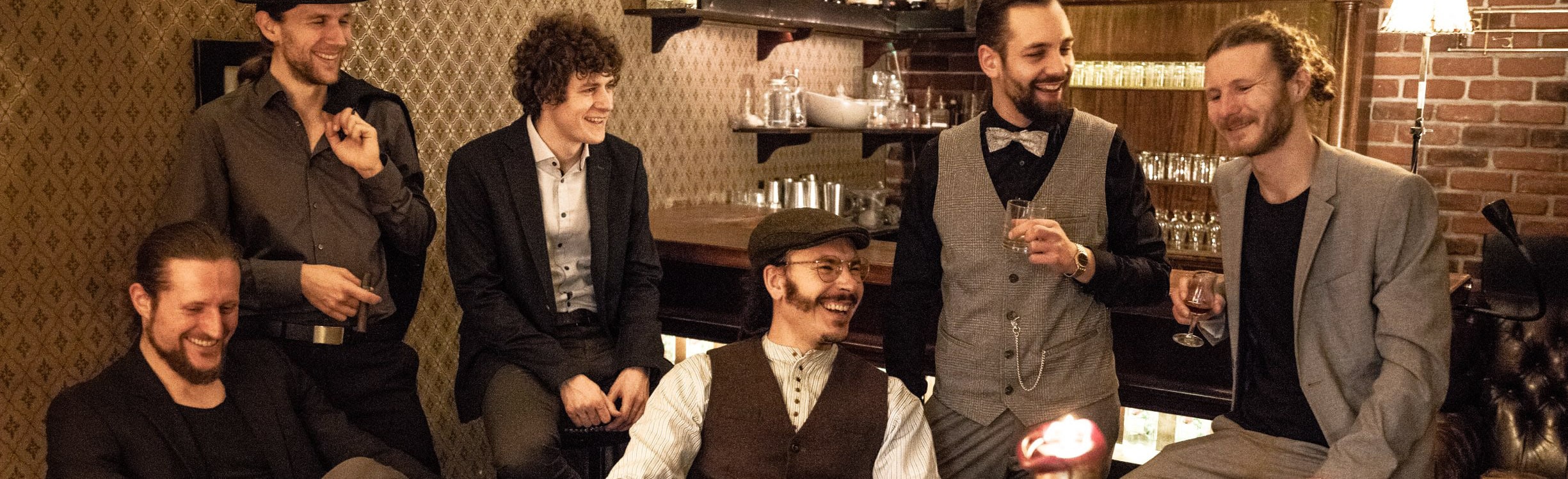 Slam Elephant w/ Suzie & The Vagabonds – An Acoustic Night