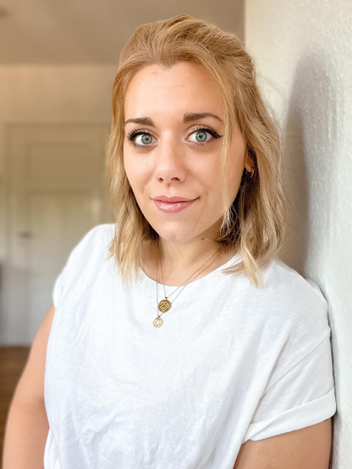 Kyra Groh – Peppermint Hot Chocolate Dilemma